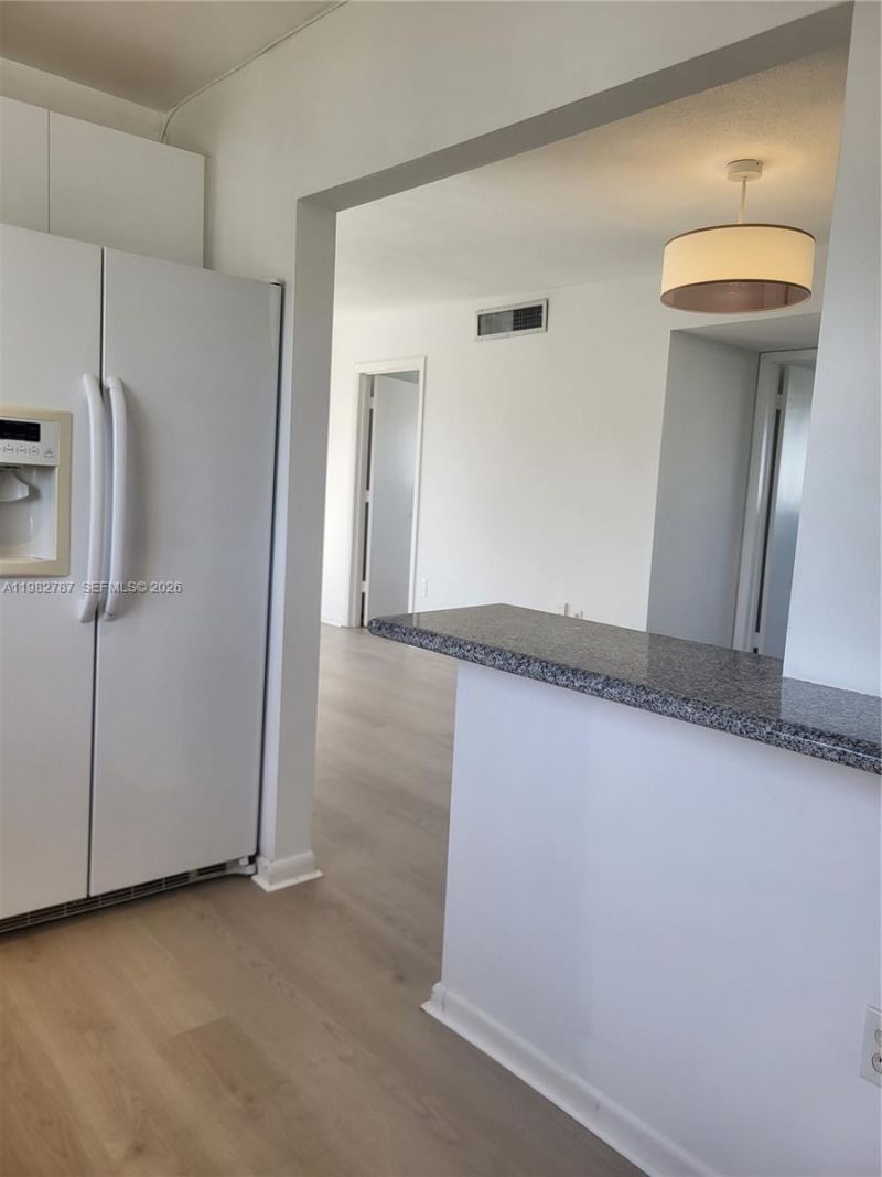 1020 94th St, Unit 503, Bay Harbor Islands, FL 33154 Photo