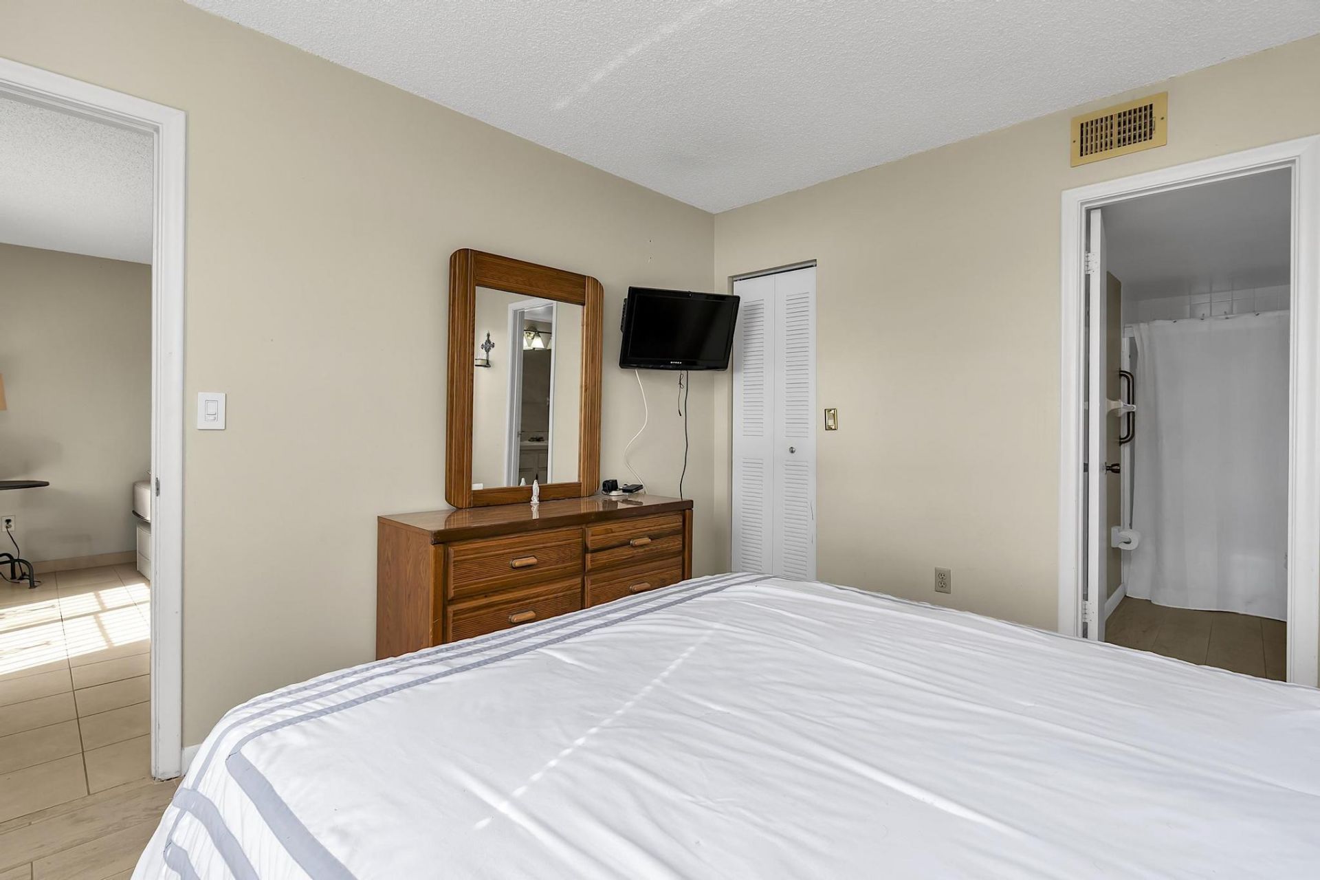 6715 W 26th Drive, Unit 101-6, Hialeah, FL 33016 Photo