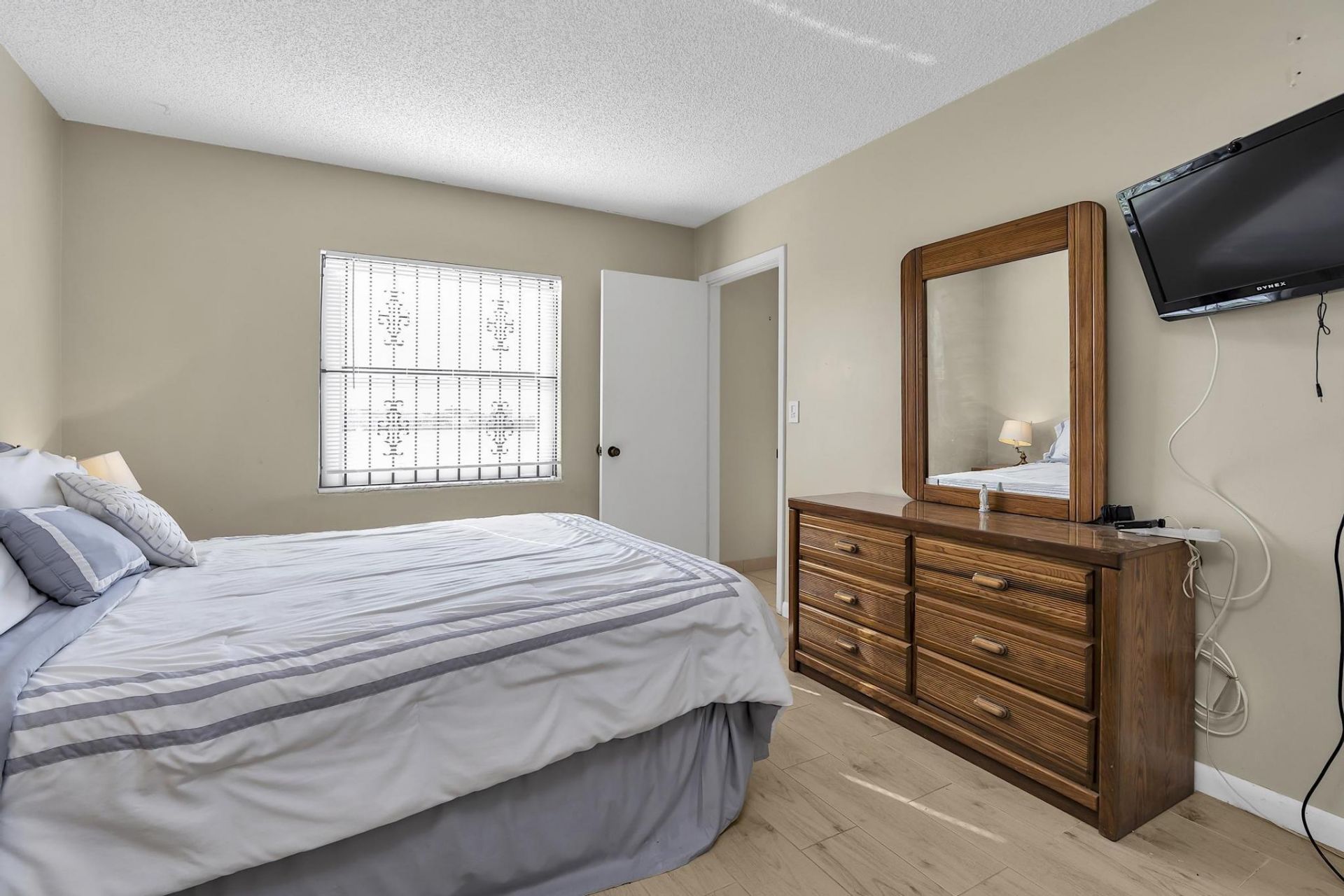 6715 W 26th Drive, Unit 101-6, Hialeah, FL 33016 Photo