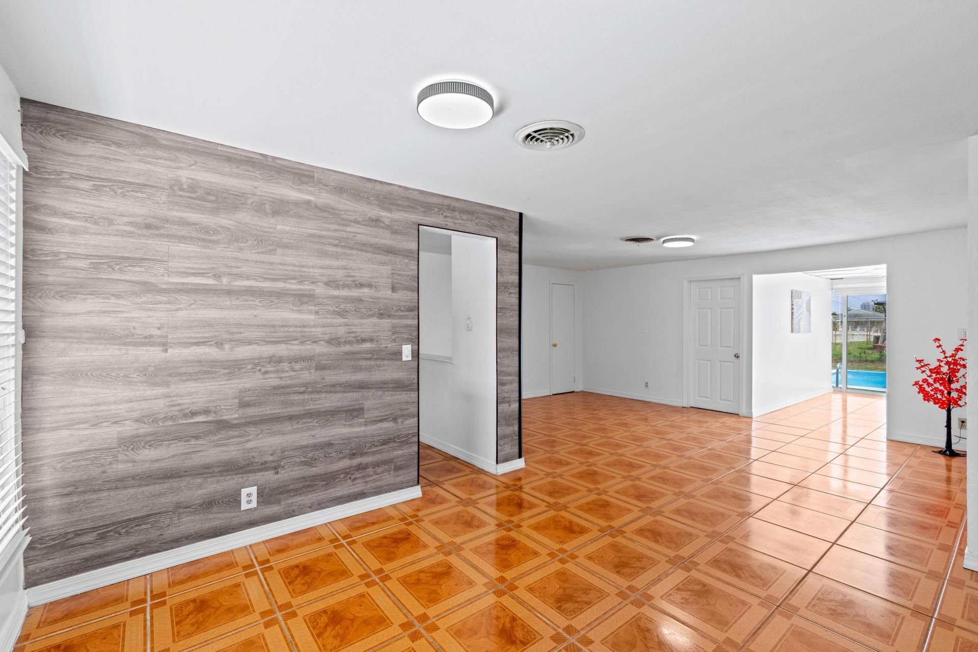 3700 N Australian Avenue, West Palm Beach, FL 33407 Photo