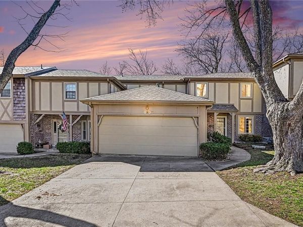 10907 W 96th Terrace, Overland Park, KS 66214