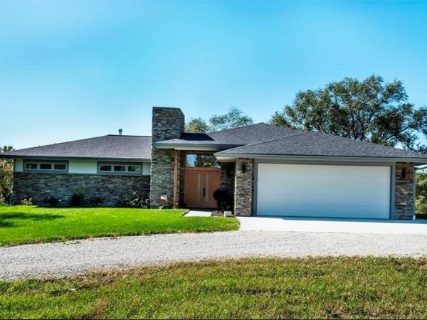 11 E 1100 Road, Baldwin City, KS 66066