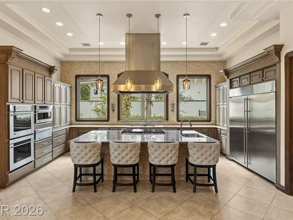 9325 Canyon Classic Drive , Las Vegas, NV 89144