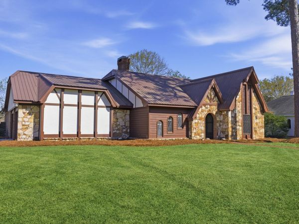 200 Greenwood Pl, Hattiesburg, MS 39402