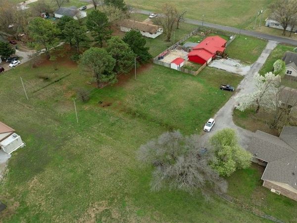 SE 1st Street , Gentry, AR 72734