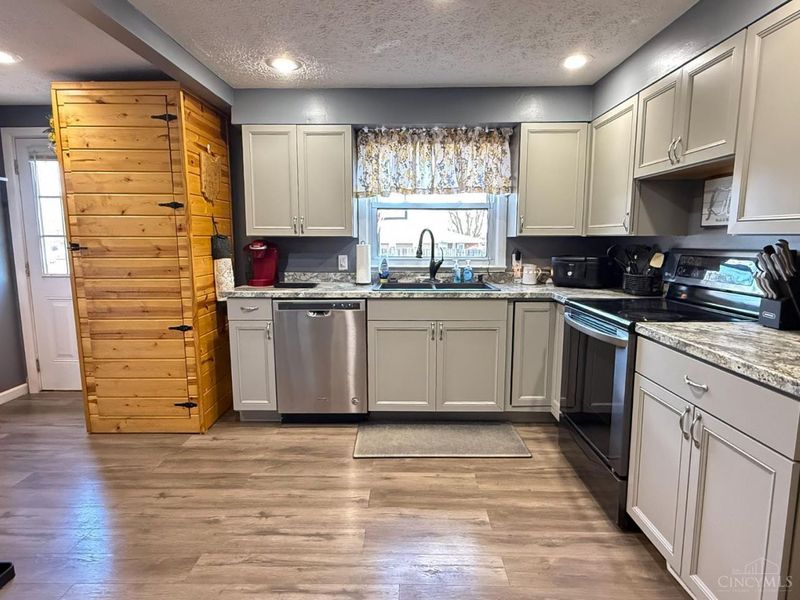 5545 Maple Grove Avenue, Blanchester, OH 45107 Photo 3