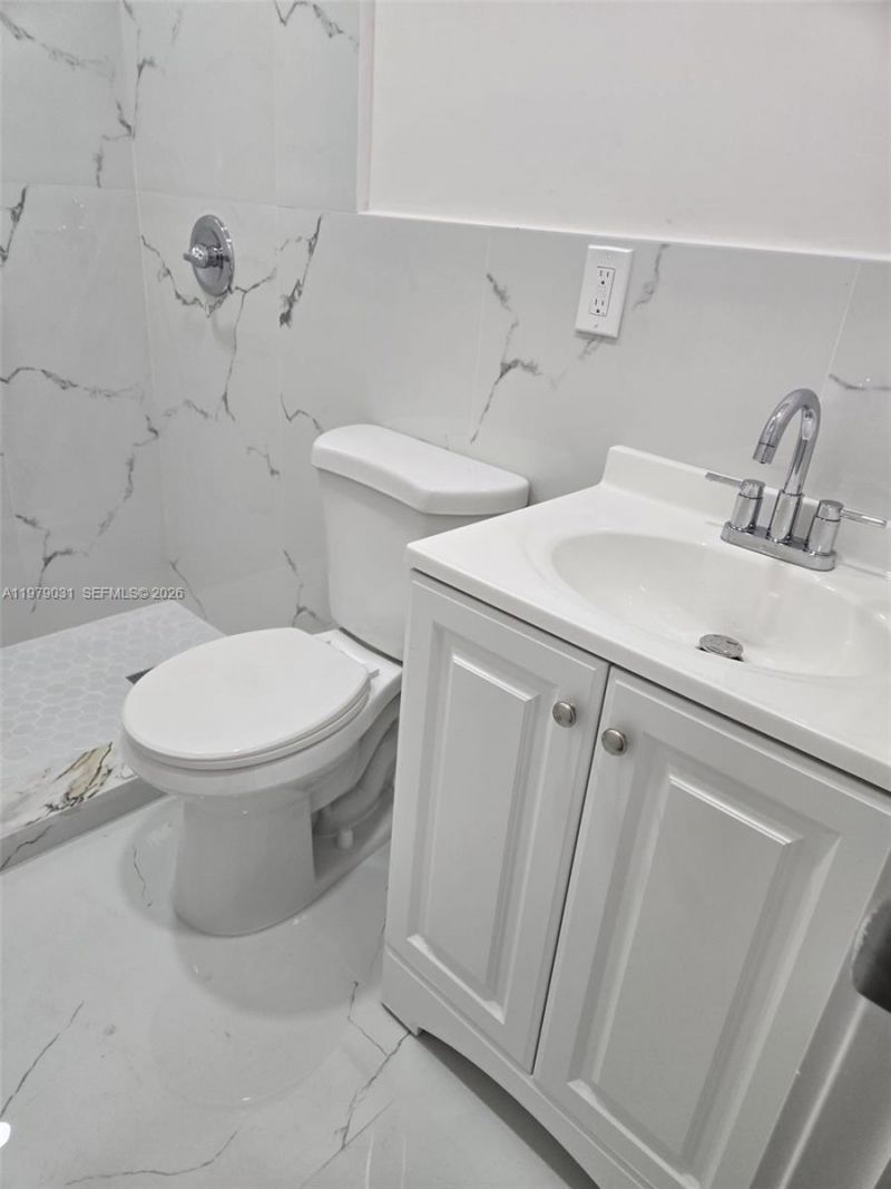 2121 NW 14th St, Miami, FL 33125 Photo