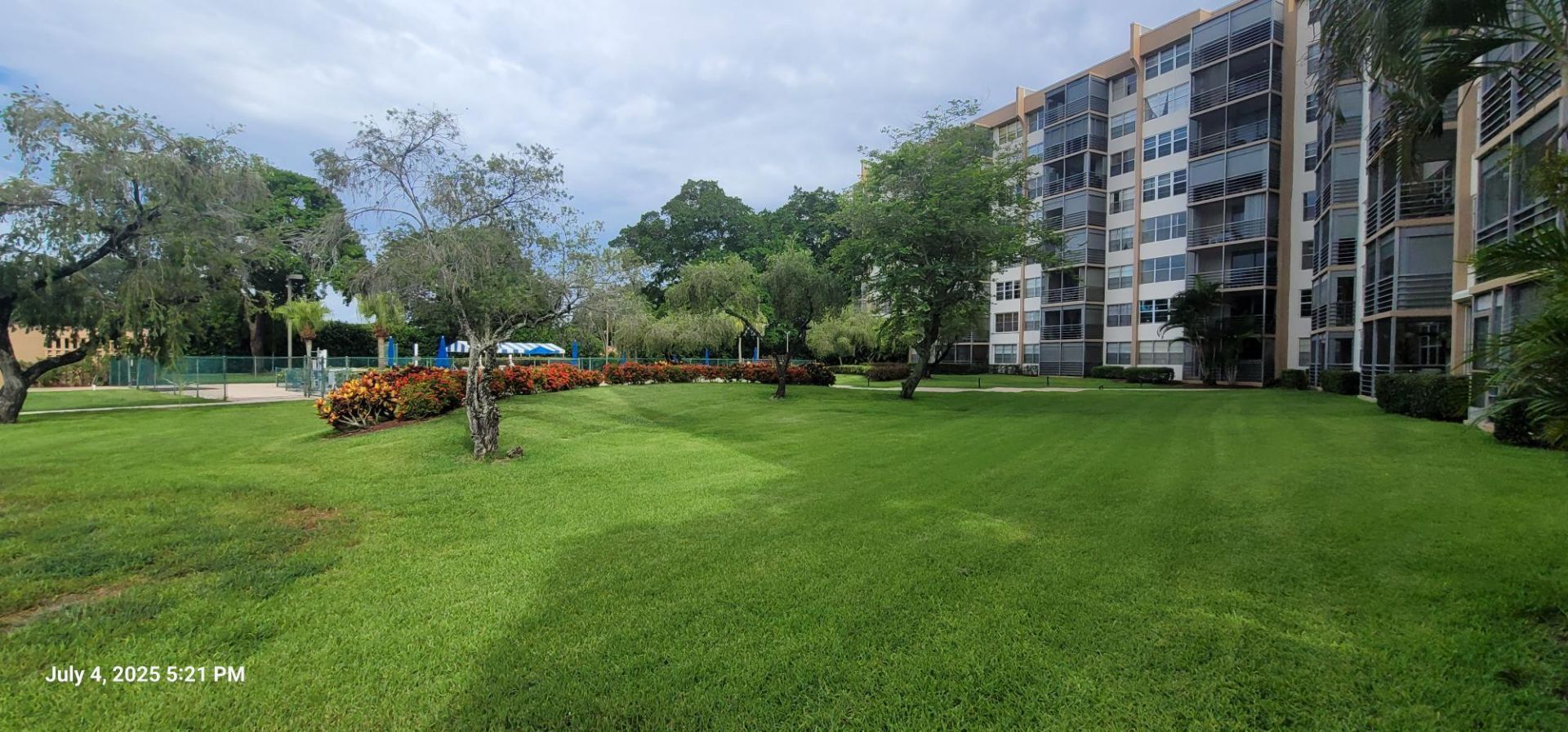 1300 Saint Charles Place, Unit L19, Pembroke Pines, FL 33026 Photo