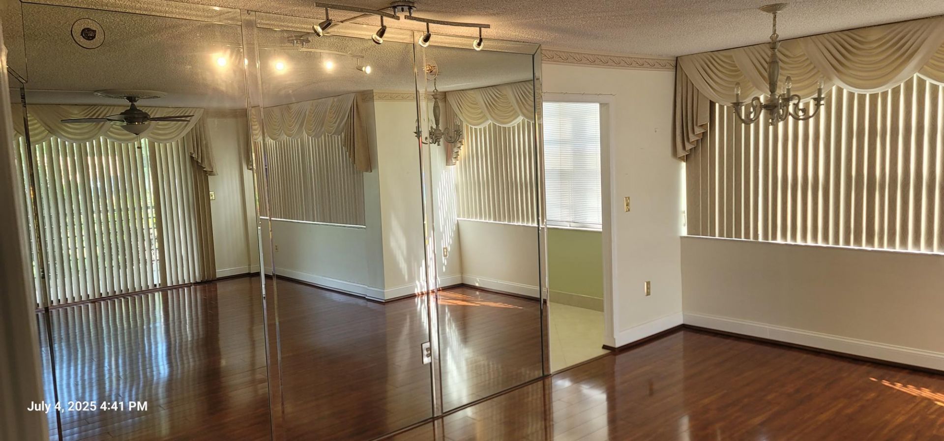 1300 Saint Charles Place, Unit L19, Pembroke Pines, FL 33026 Photo