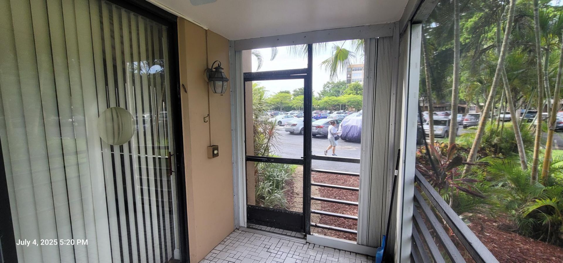 1300 Saint Charles Place, Unit L19, Pembroke Pines, FL 33026 Photo