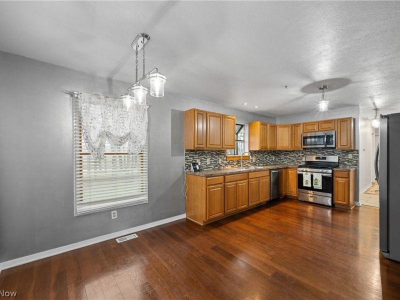 528 E Howe Road, Tallmadge, OH 44278 Photo 20