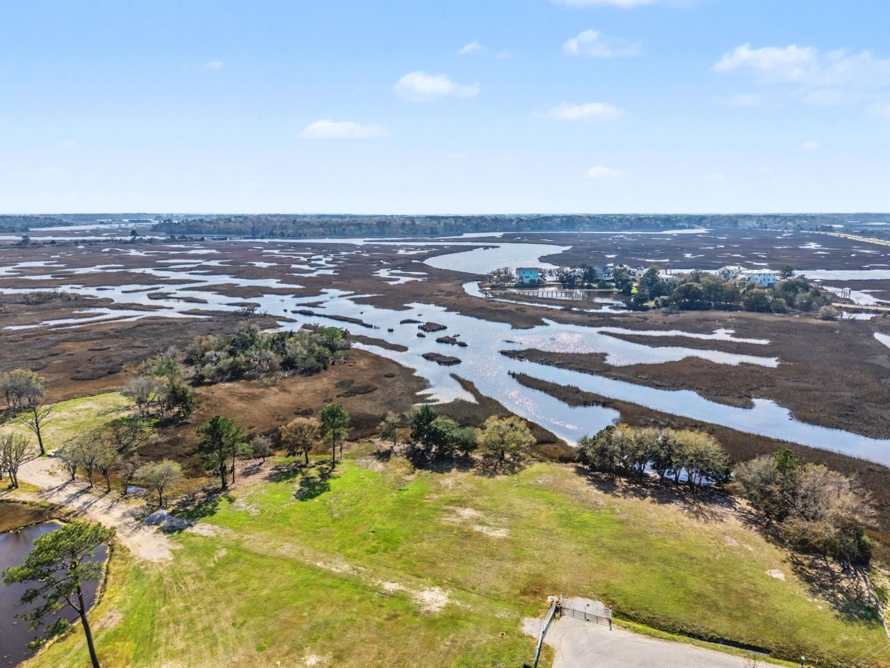 3925 James Bay Road Photo 15