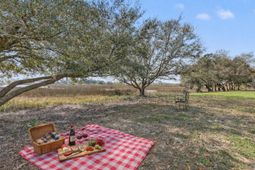 3925 James Bay Road photo 4