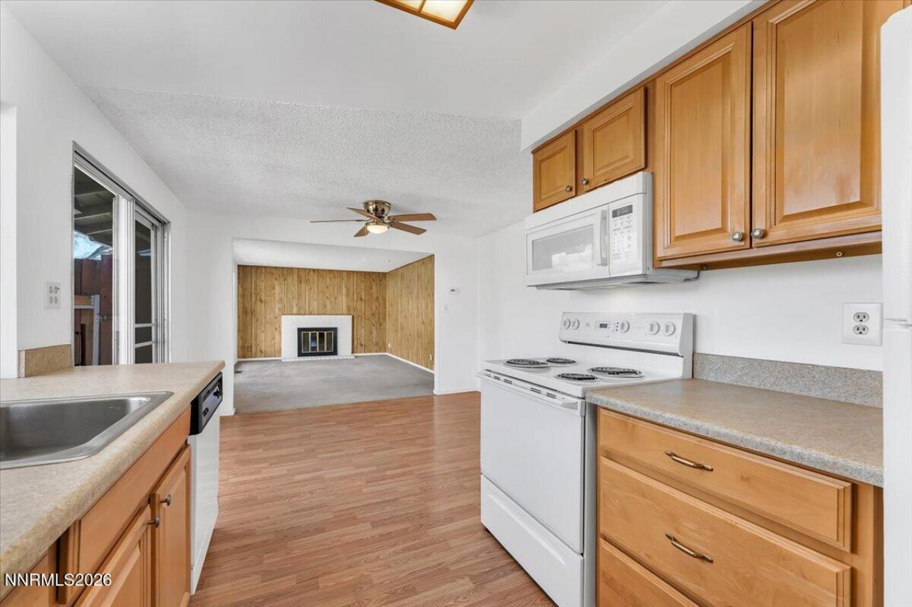 909 Mesa Ridge Drive, Unit 1, Sparks, NV 89434 Photo