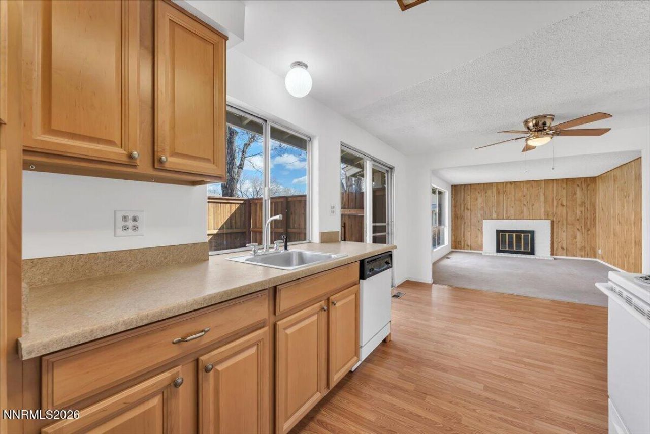 909 Mesa Ridge Drive, Unit 1, Sparks, NV 89434 Photo