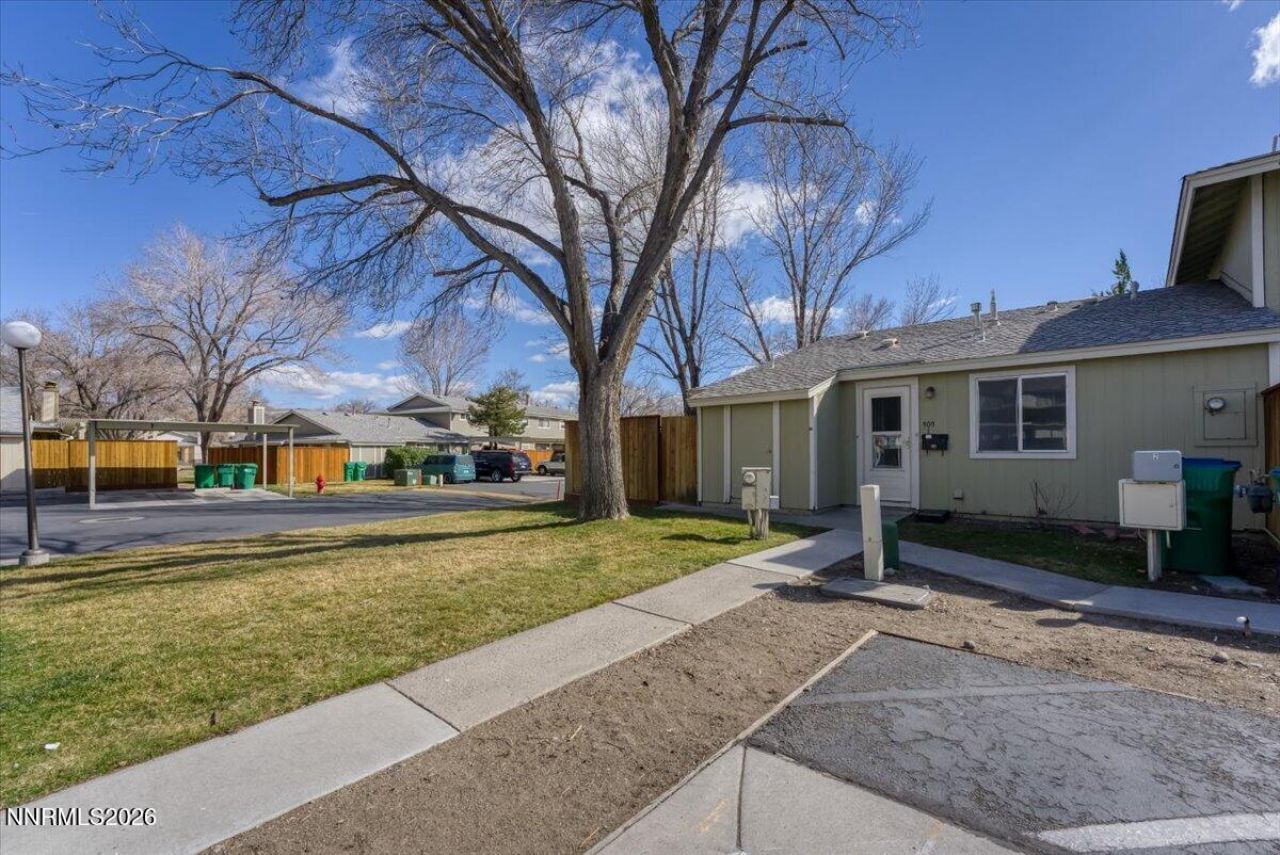 909 Mesa Ridge Drive, Unit 1, Sparks, NV 89434 Photo