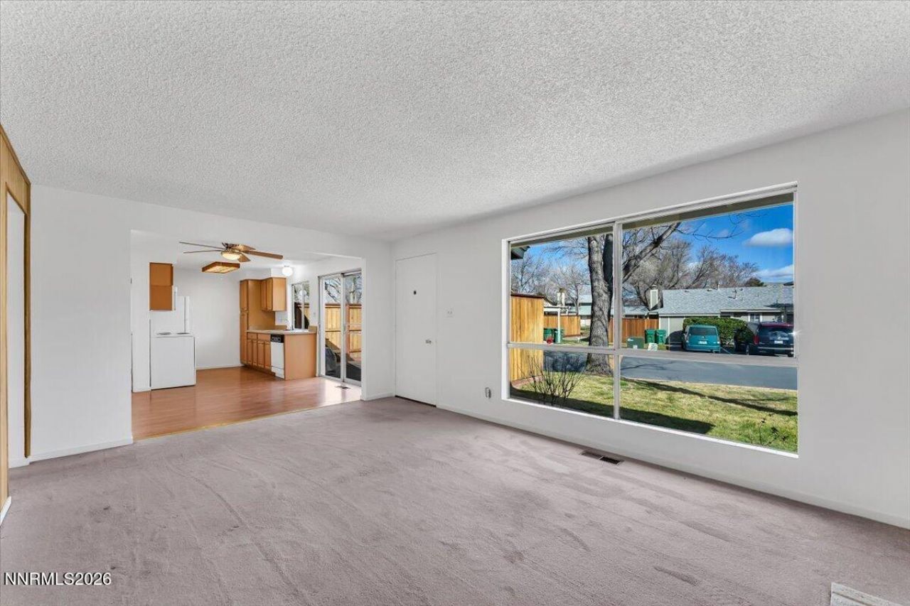 909 Mesa Ridge Drive, Unit 1, Sparks, NV 89434 Photo