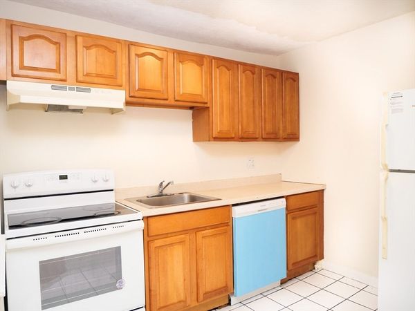 1027 Commonwealth Ave, Unit 21, Boston, MA 02215