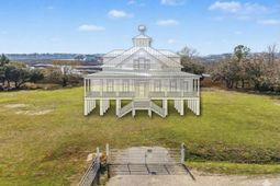 3925 James Bay Road photo 4