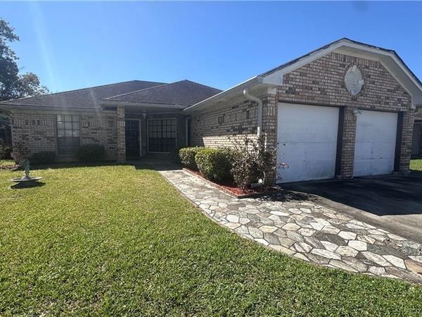 2558 FOLIAGE Drive , Marrero, LA 70072
