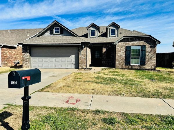 14616 E 114th Street North , Owasso, OK 74055