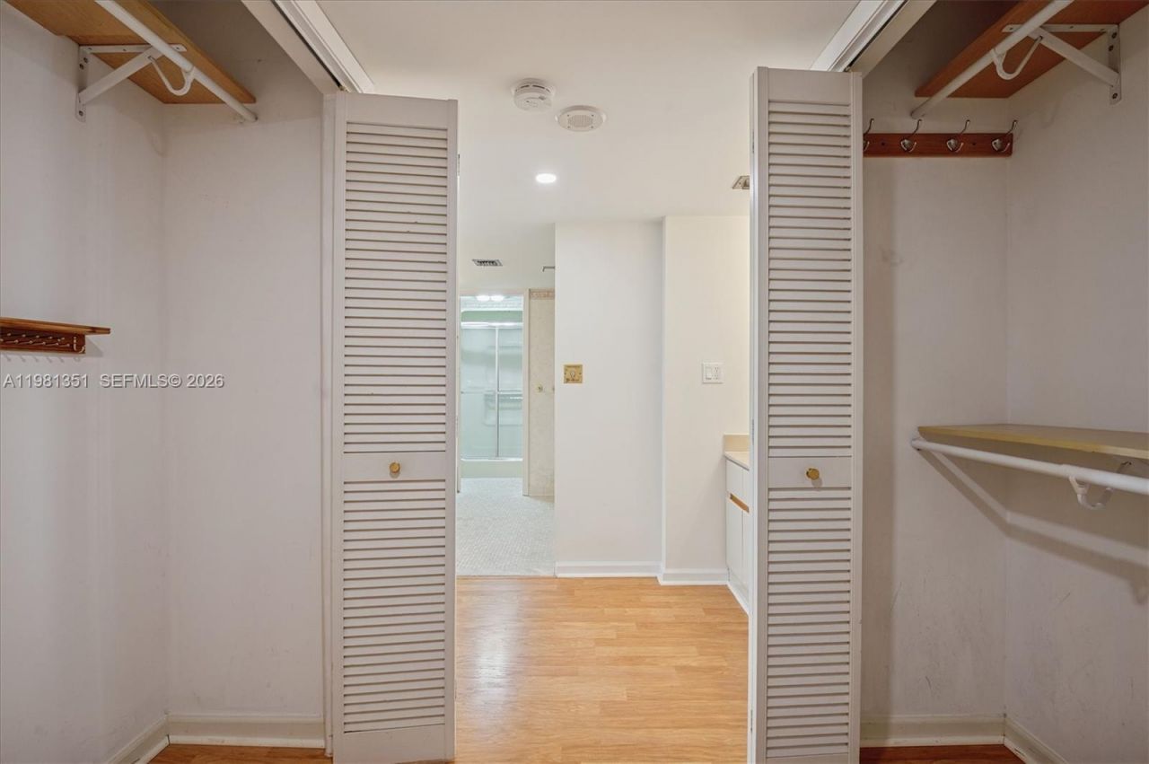 300 Three Islands Blvd , Unit 516, Hallandale Beach, FL 33009 Photo