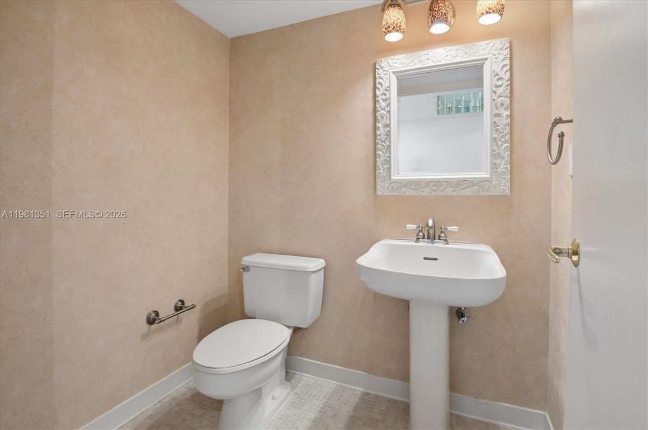 300 Three Islands Blvd , Unit 516, Hallandale Beach, FL 33009 Photo