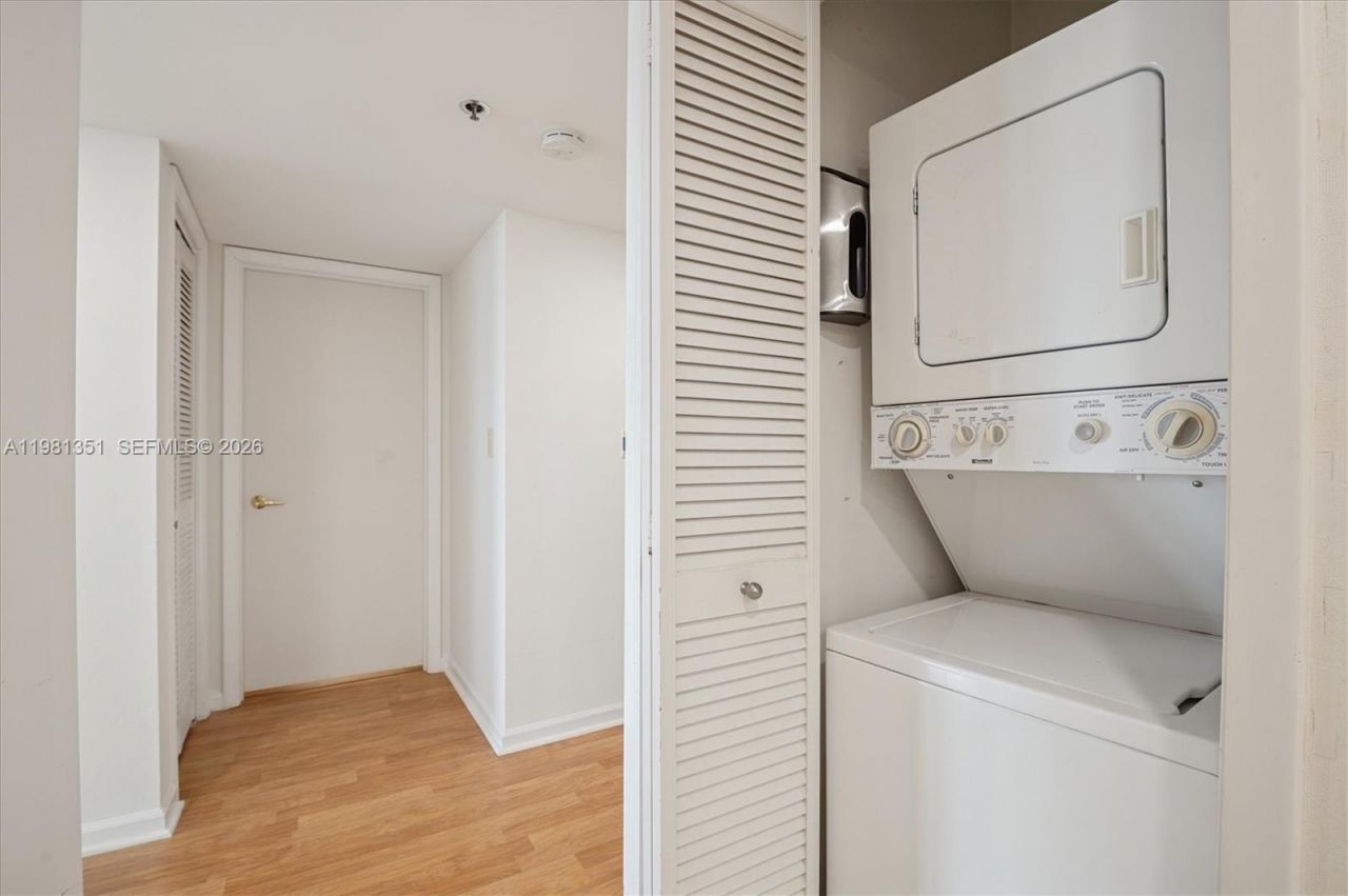 300 Three Islands Blvd , Unit 516, Hallandale Beach, FL 33009 Photo