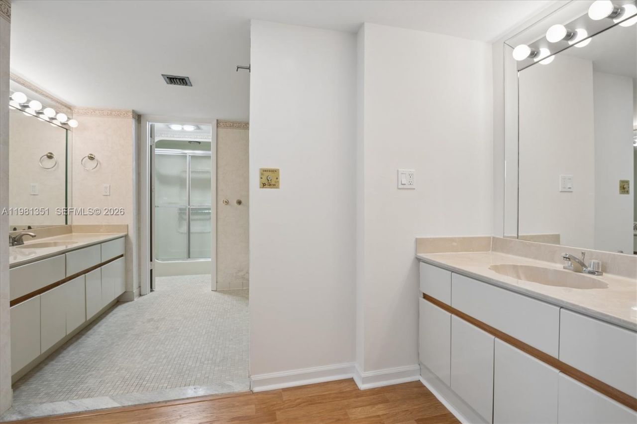 300 Three Islands Blvd , Unit 516, Hallandale Beach, FL 33009 Photo