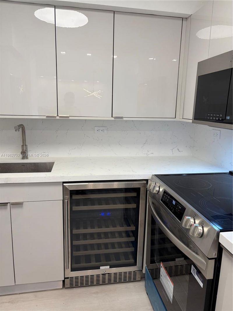 1500 Bay Rd, Unit 1126S, Miami Beach, FL 33139 Photo