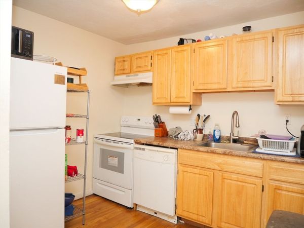 1027 Commonwealth Ave, Unit 27, Boston, MA 02215