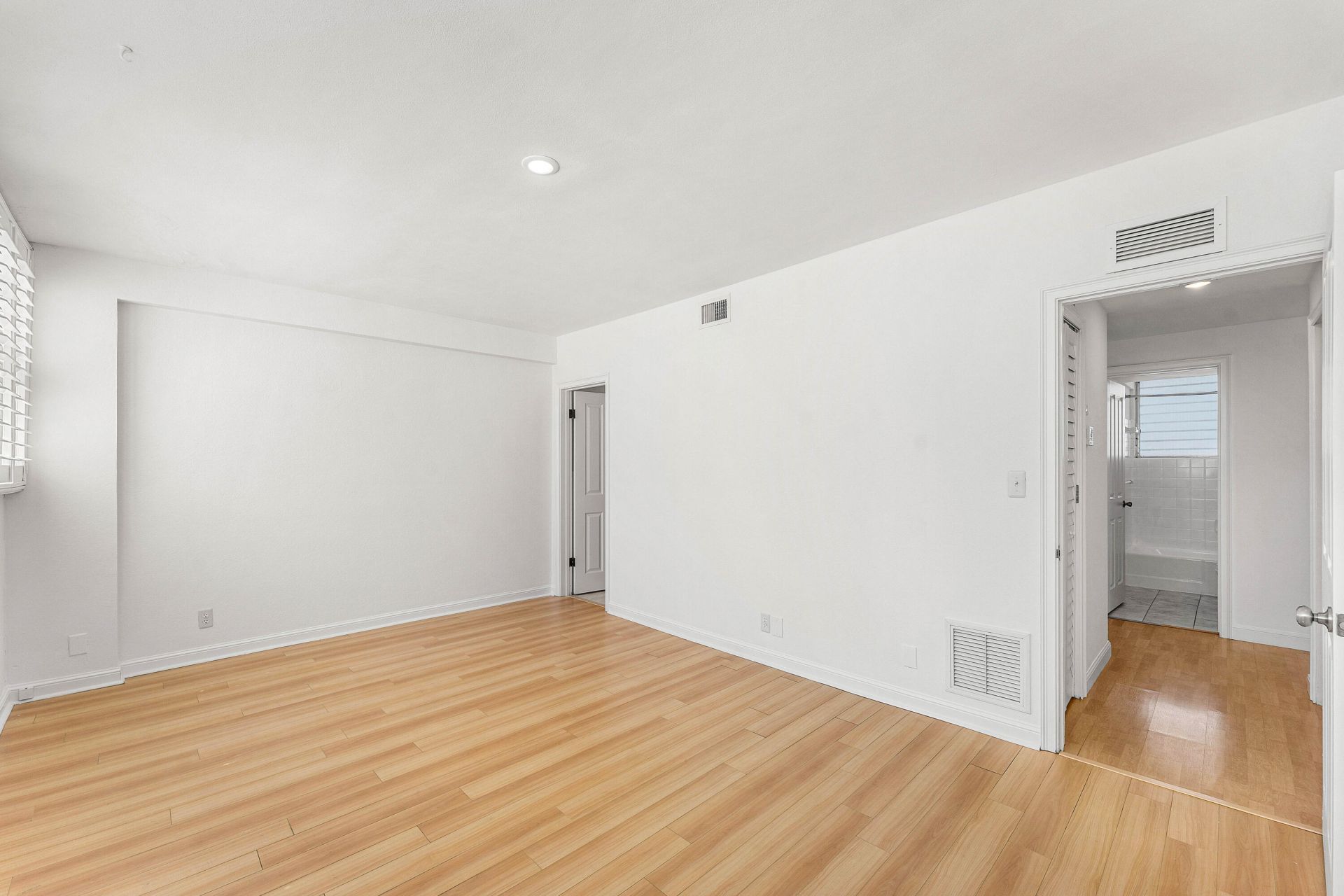 1900 S Ocean Drive, Unit 702, Fort Lauderdale, FL 33316 Photo