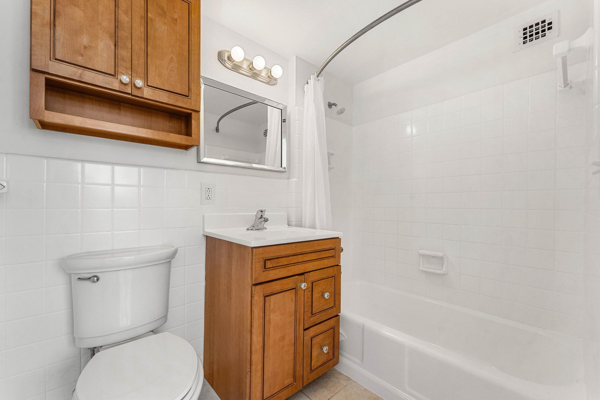 1900 S Ocean Drive, Unit 702, Fort Lauderdale, FL 33316 Photo