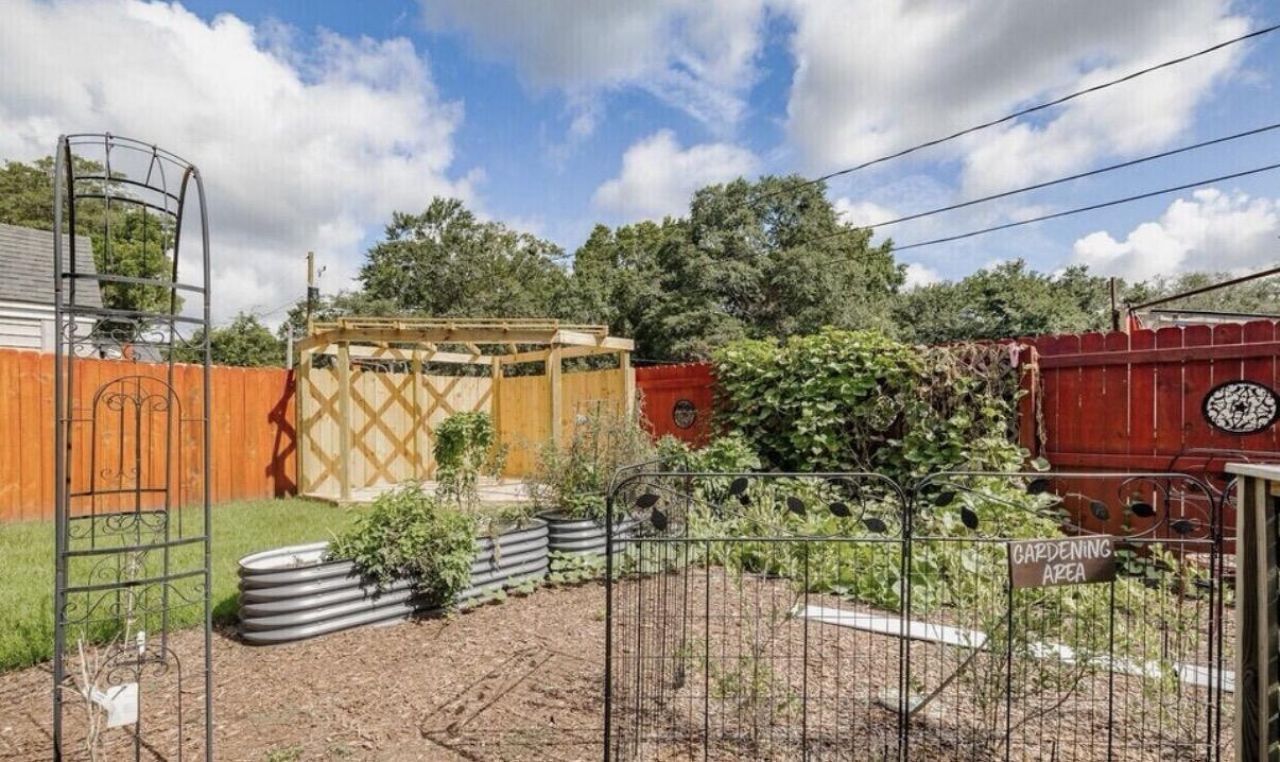 24 Sycamore Avenue Photo 5