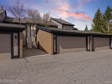 5226 Brett Court, West Bloomfield Twp, MI 48322