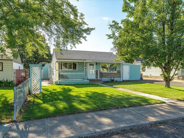 5723 N Loma Dr, Spokane, WA 99205