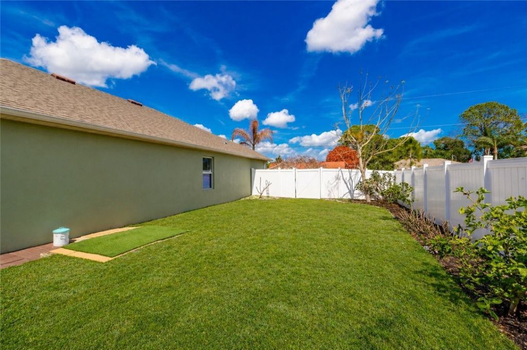 123 Larchmont Terrace, Sebastian, FL 32958 Photo