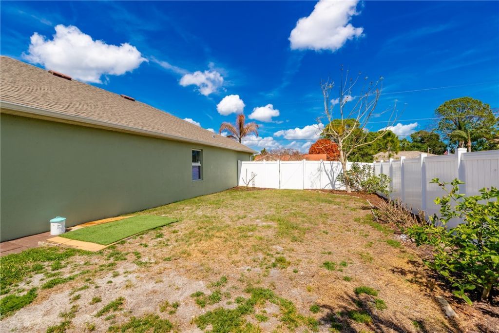 123 Larchmont Terrace, Sebastian, FL 32958 Photo