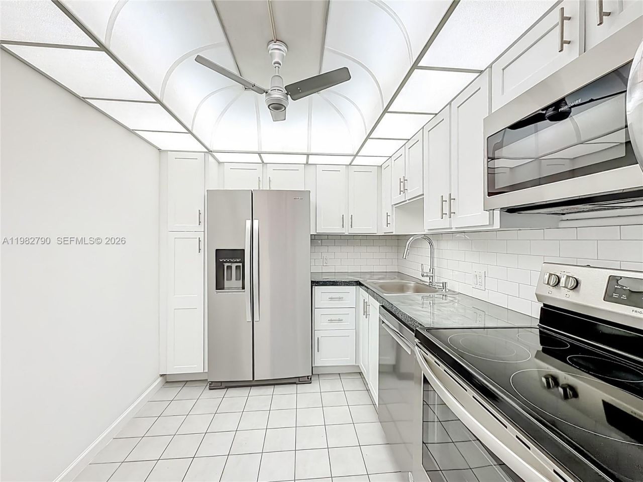 20301 W Country Club Dr , Unit 2428, Aventura, FL 33180 Photo