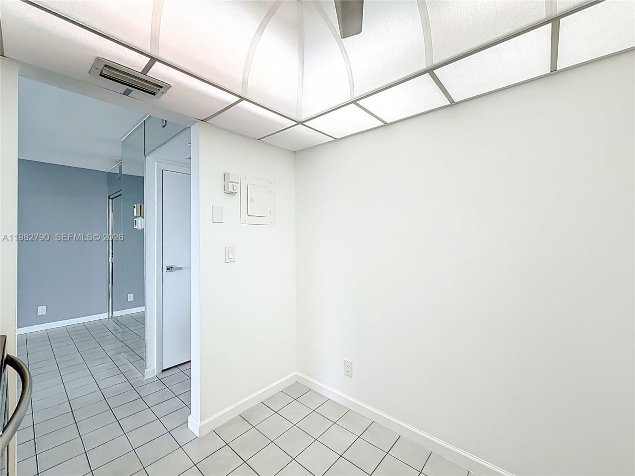 20301 W Country Club Dr , Unit 2428, Aventura, FL 33180 Photo