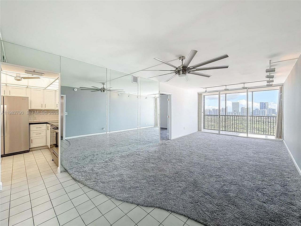 20301 W Country Club Dr , Unit 2428, Aventura, FL 33180 Photo