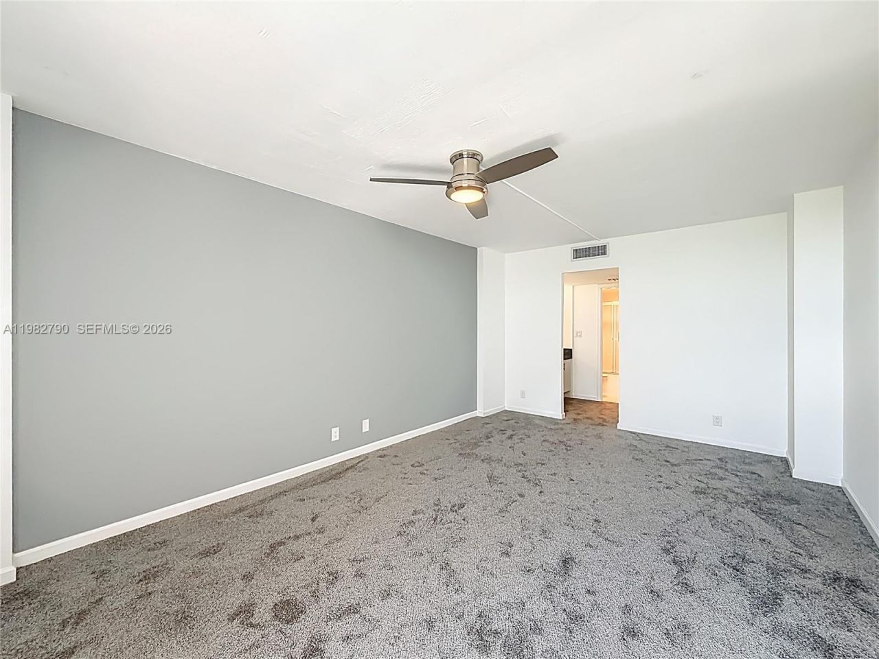 20301 W Country Club Dr , Unit 2428, Aventura, FL 33180 Photo