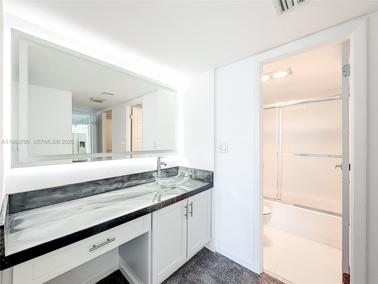 20301 W Country Club Dr , Unit 2428, Aventura, FL 33180 Photo