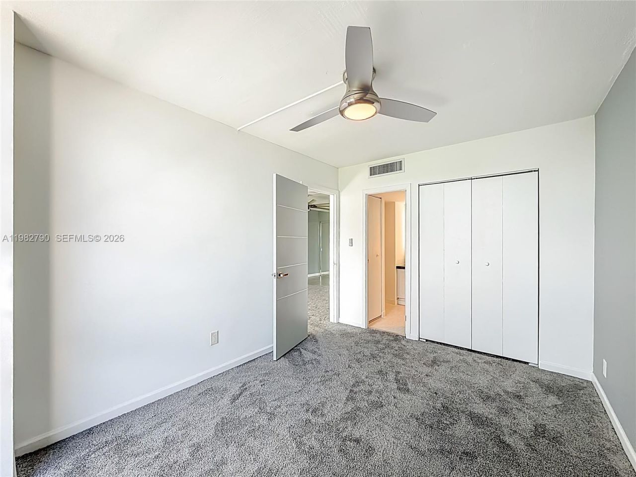 20301 W Country Club Dr , Unit 2428, Aventura, FL 33180 Photo