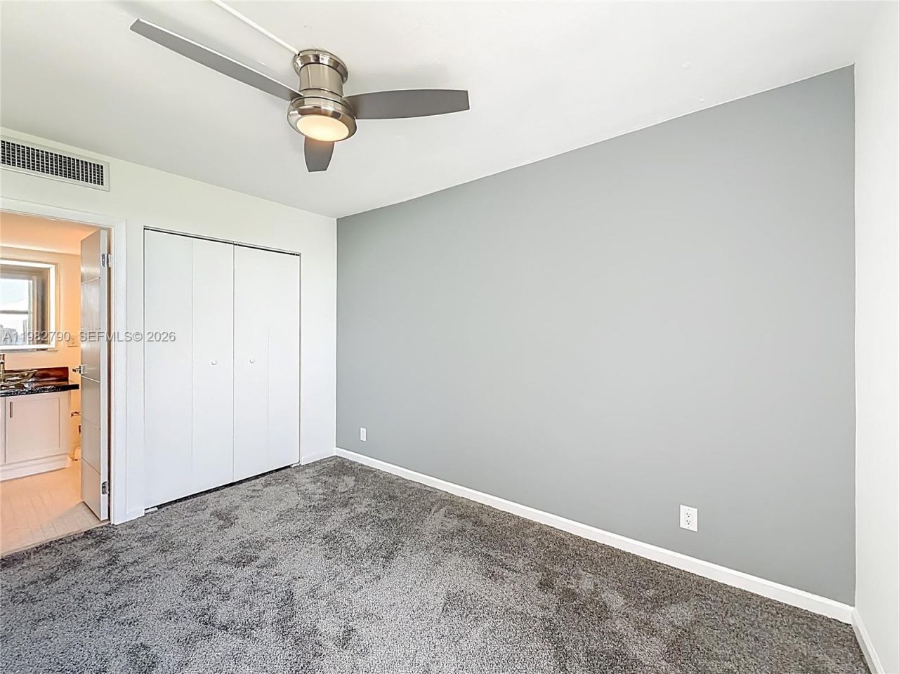 20301 W Country Club Dr , Unit 2428, Aventura, FL 33180 Photo