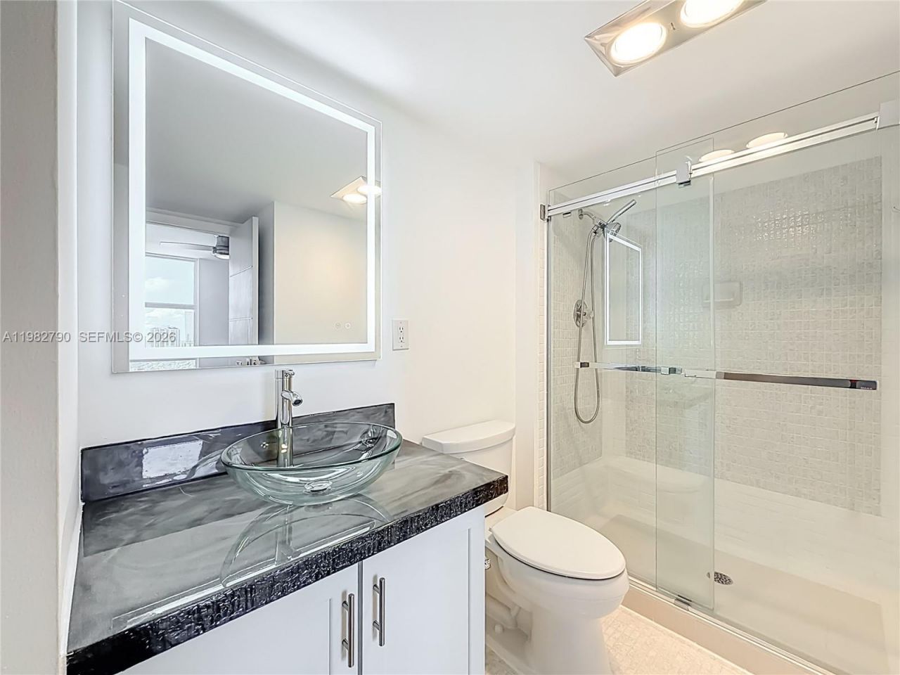 20301 W Country Club Dr , Unit 2428, Aventura, FL 33180 Photo