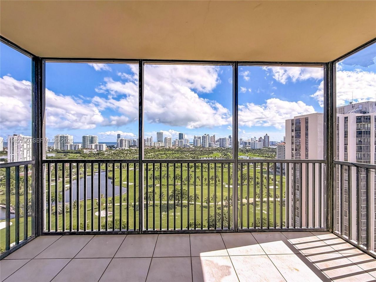20301 W Country Club Dr , Unit 2428, Aventura, FL 33180 Photo