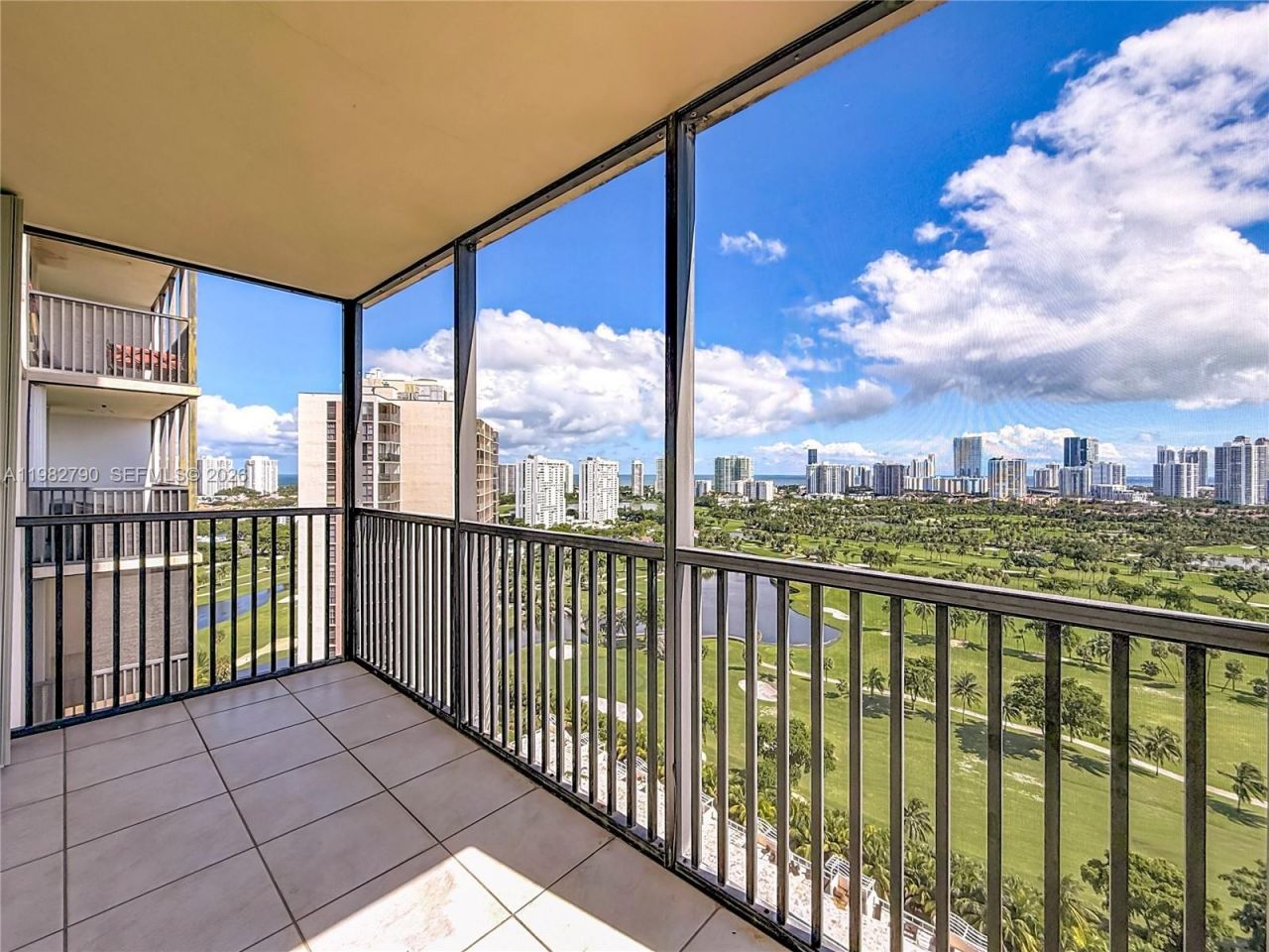 20301 W Country Club Dr , Unit 2428, Aventura, FL 33180 Photo