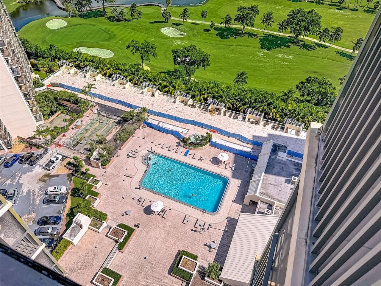 20301 W Country Club Dr , Unit 2428, Aventura, FL 33180 Photo