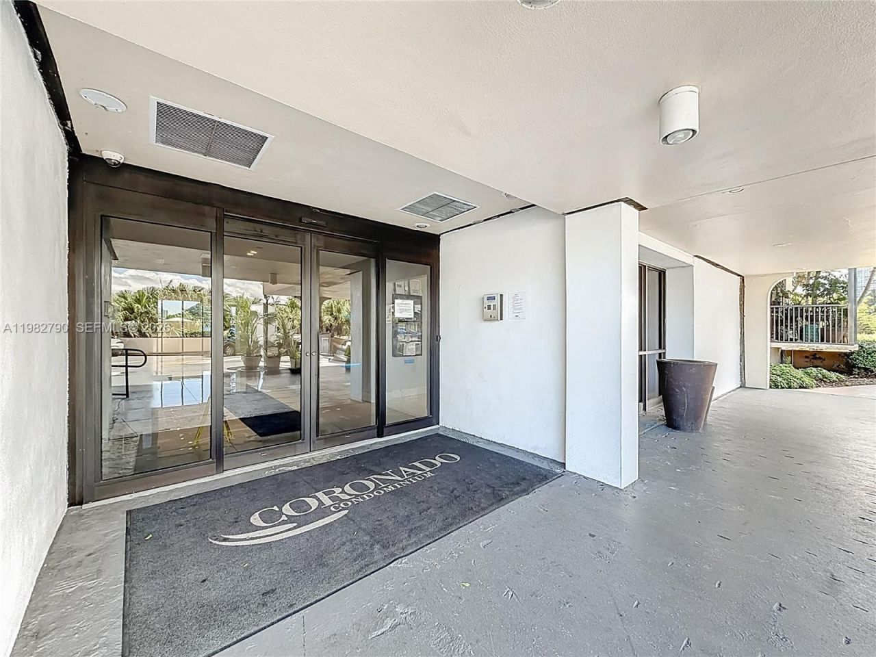 20301 W Country Club Dr , Unit 2428, Aventura, FL 33180 Photo